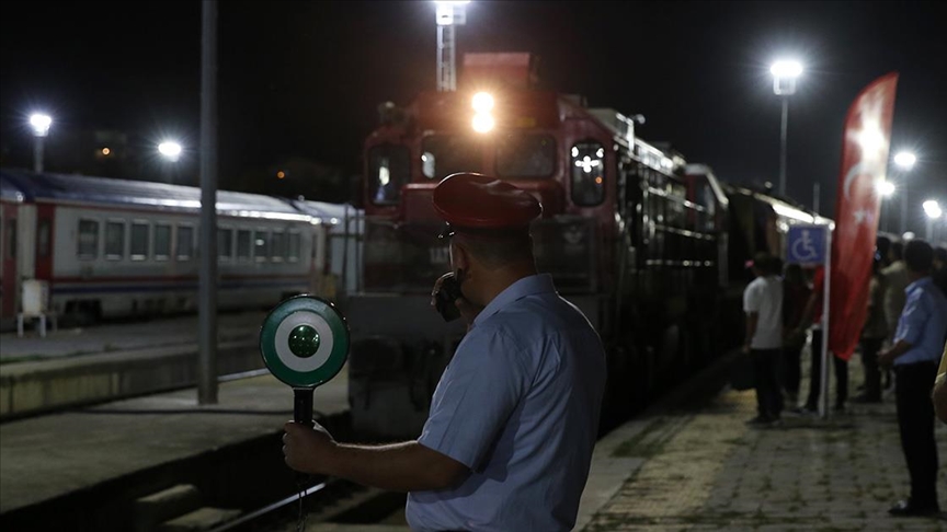 Turistik Tatvan Treni Sefer Başladı (1)