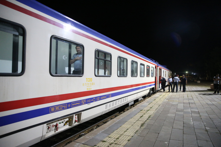 Turistik Tatvan Treni Sefer Başladı (2)