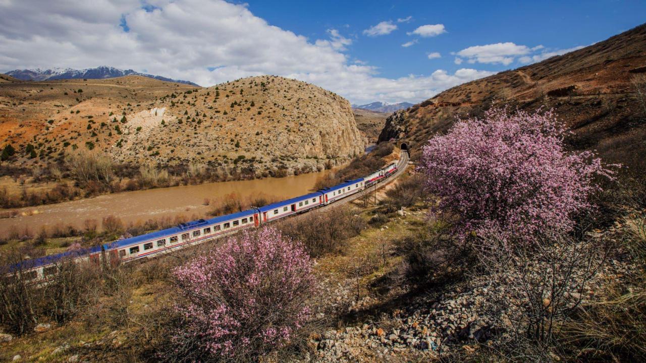 Turistik Tren 24 Haziran'da Yola Çıkıyor (3)