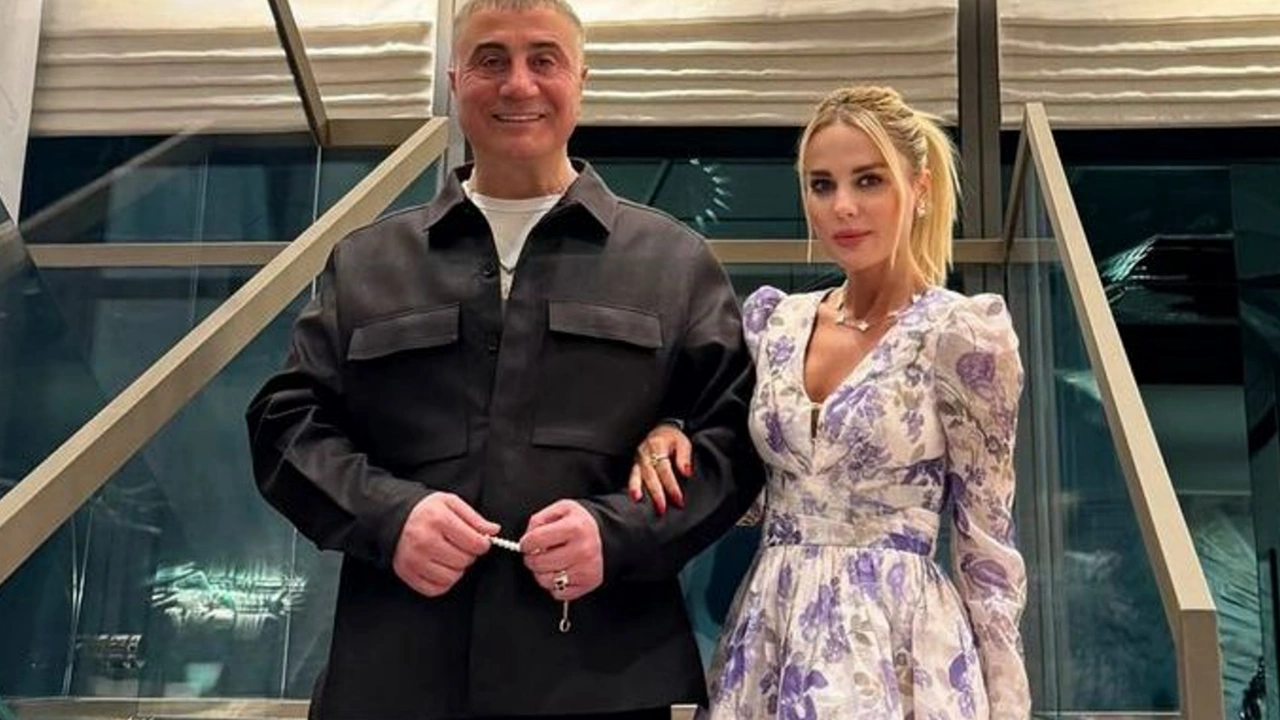 Özge Peker Kimdir (1)