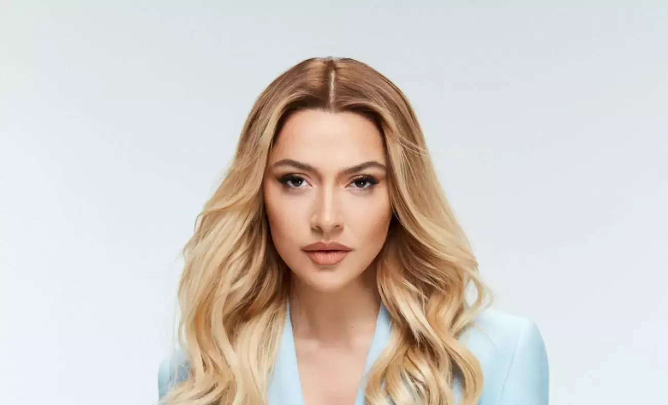 Hadise (2)