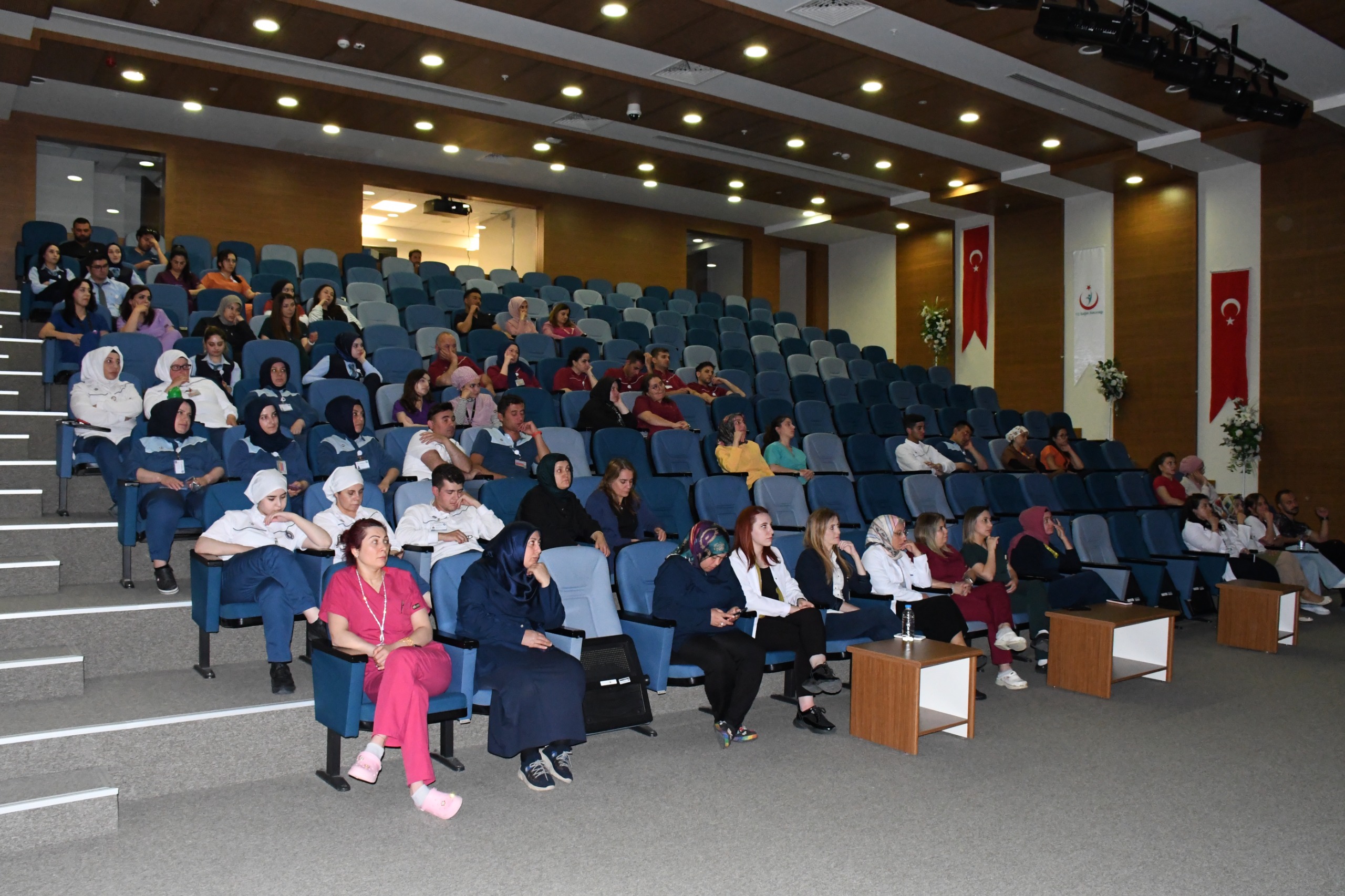 Sağlık Çalışanlarına Kbrn Eğitimi2