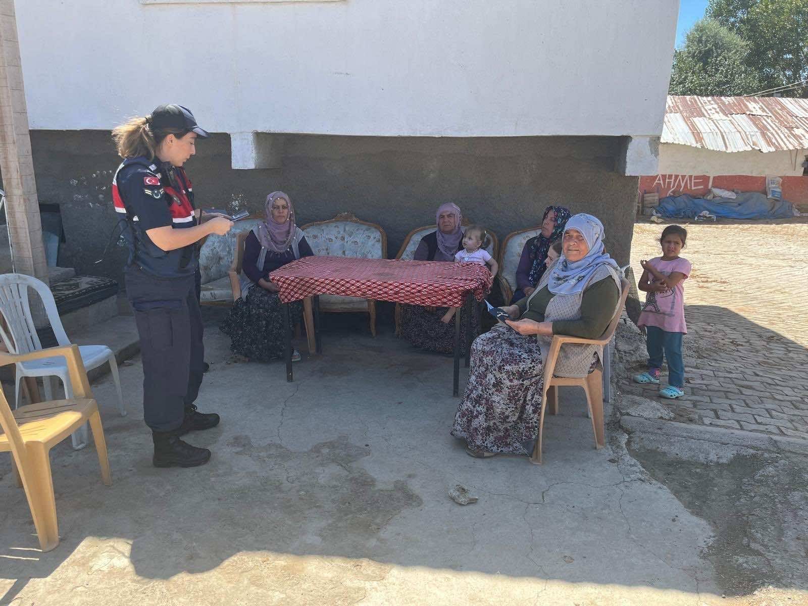 Jandarma Vatandaşları Bilgilendirdi2