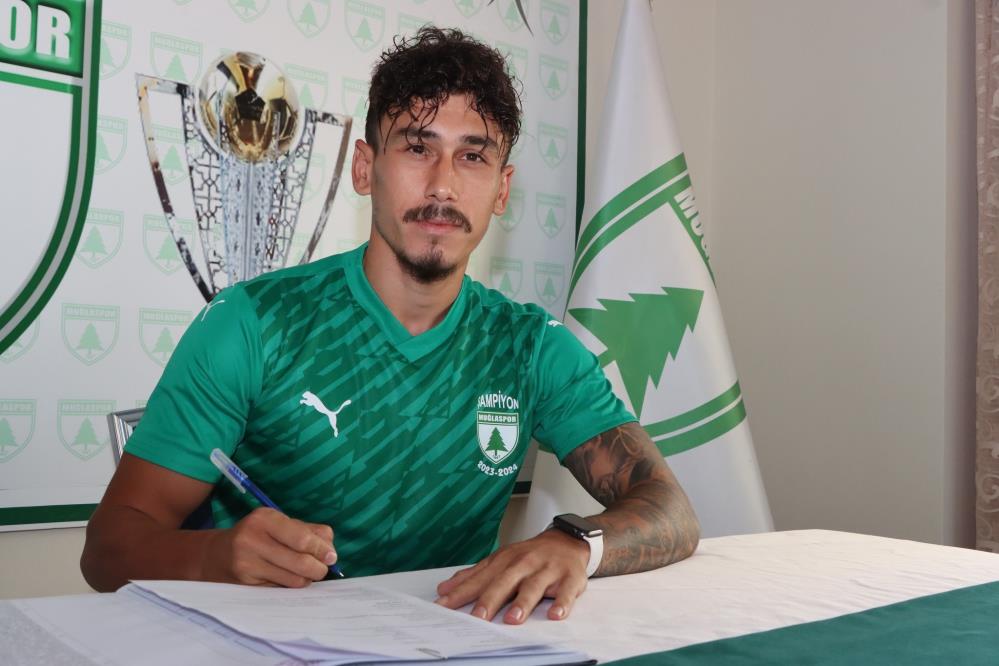 Yozgat’ta Forma Giymişti Muğlaspor’la Anlaştı1