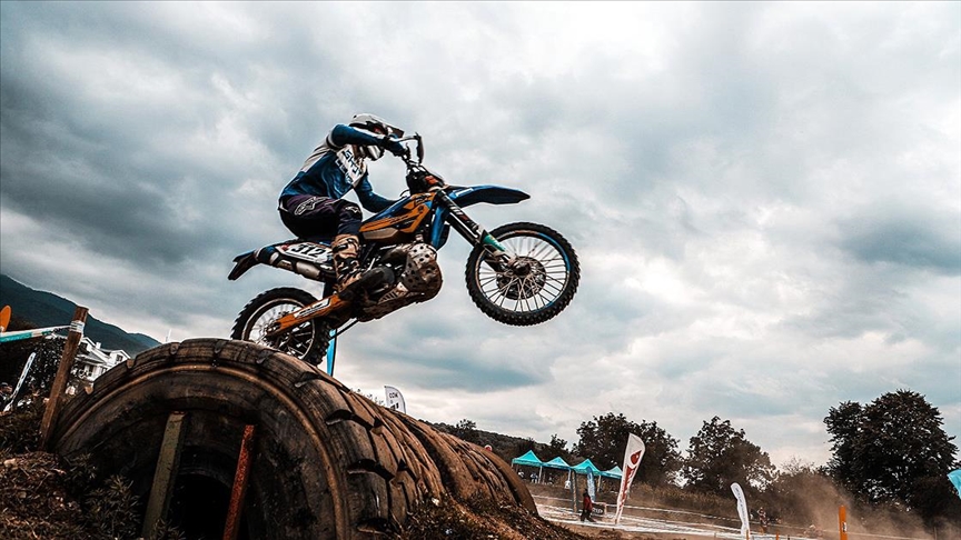 Enduro Yarışları’na Davet Etti1
