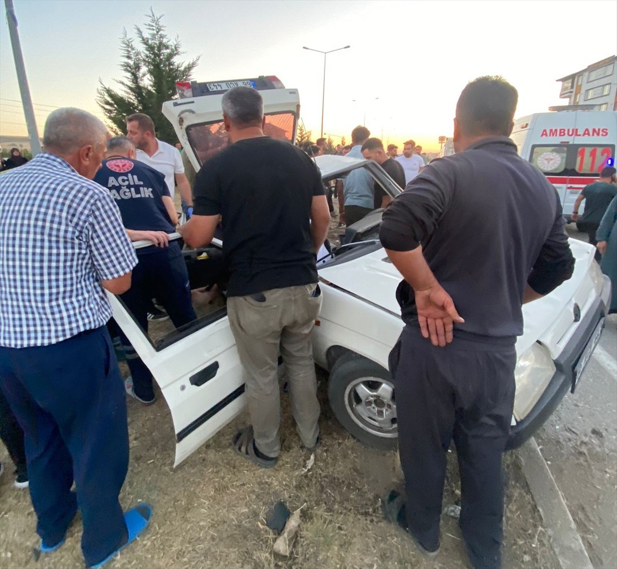 Yozgat’ın Saraykent Ilçesinde Otomobil Ile Pikabın Çarpışması Sonucu 8 Kişi Yaralandı (4)