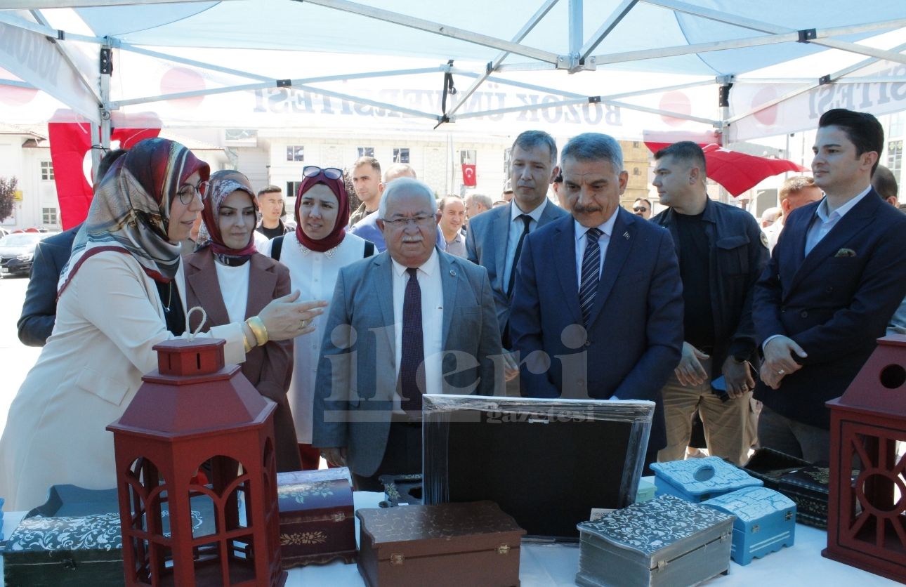 Yozgat’ta Ilk Kez Açıldı! Cumhuriyet Meydanında Sergileniyor (2)