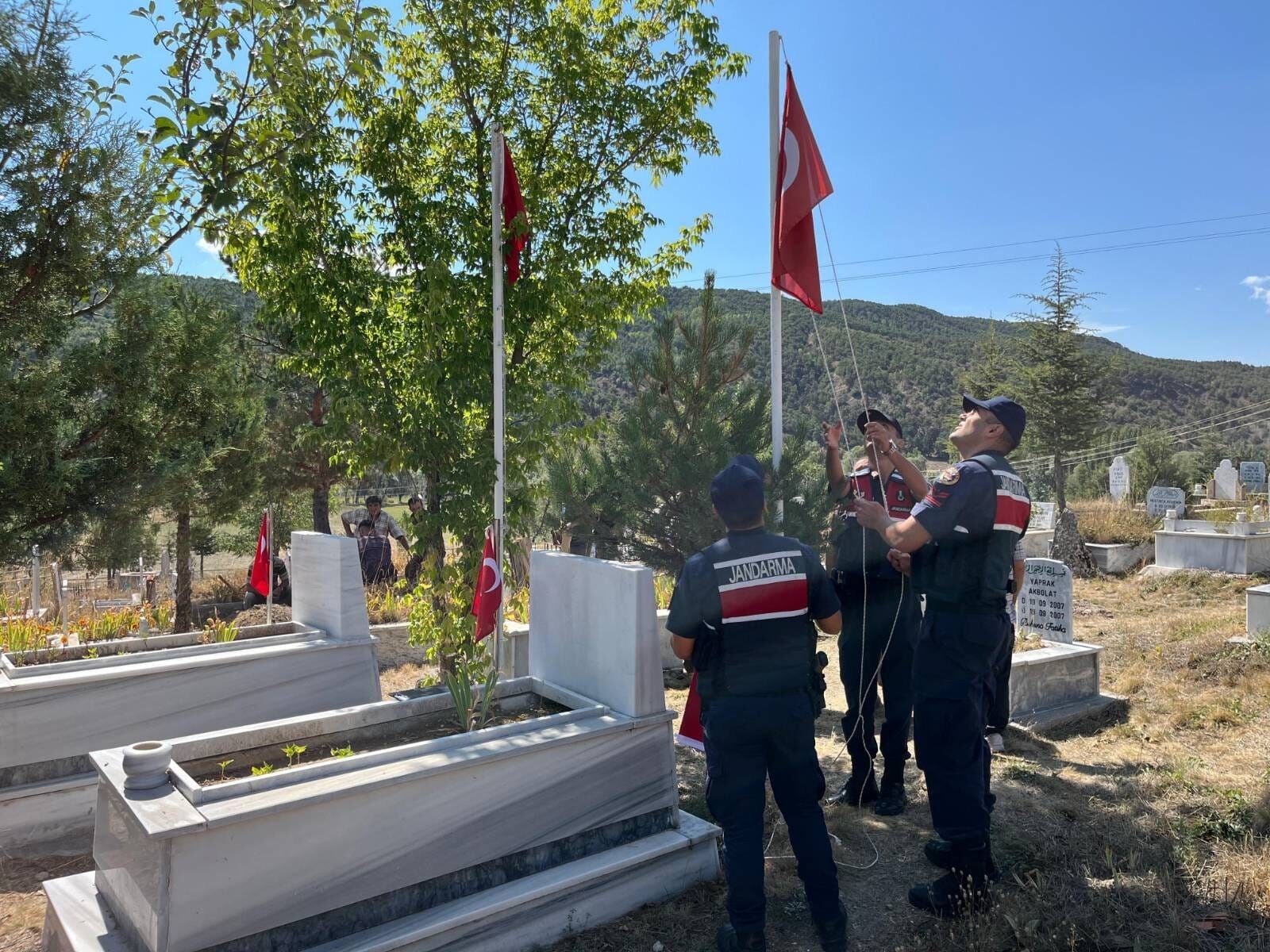 Bayraklar Yenilendi (1)