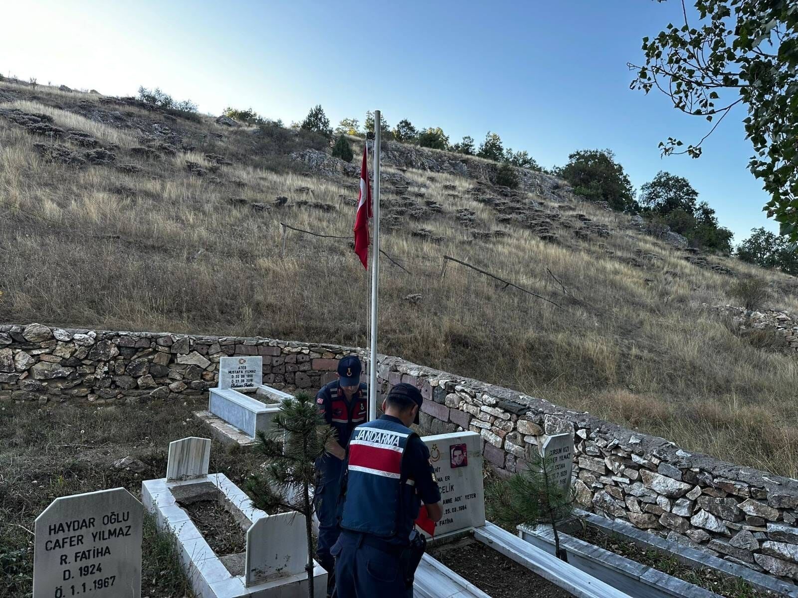 Bayraklar Yenilendi (2)
