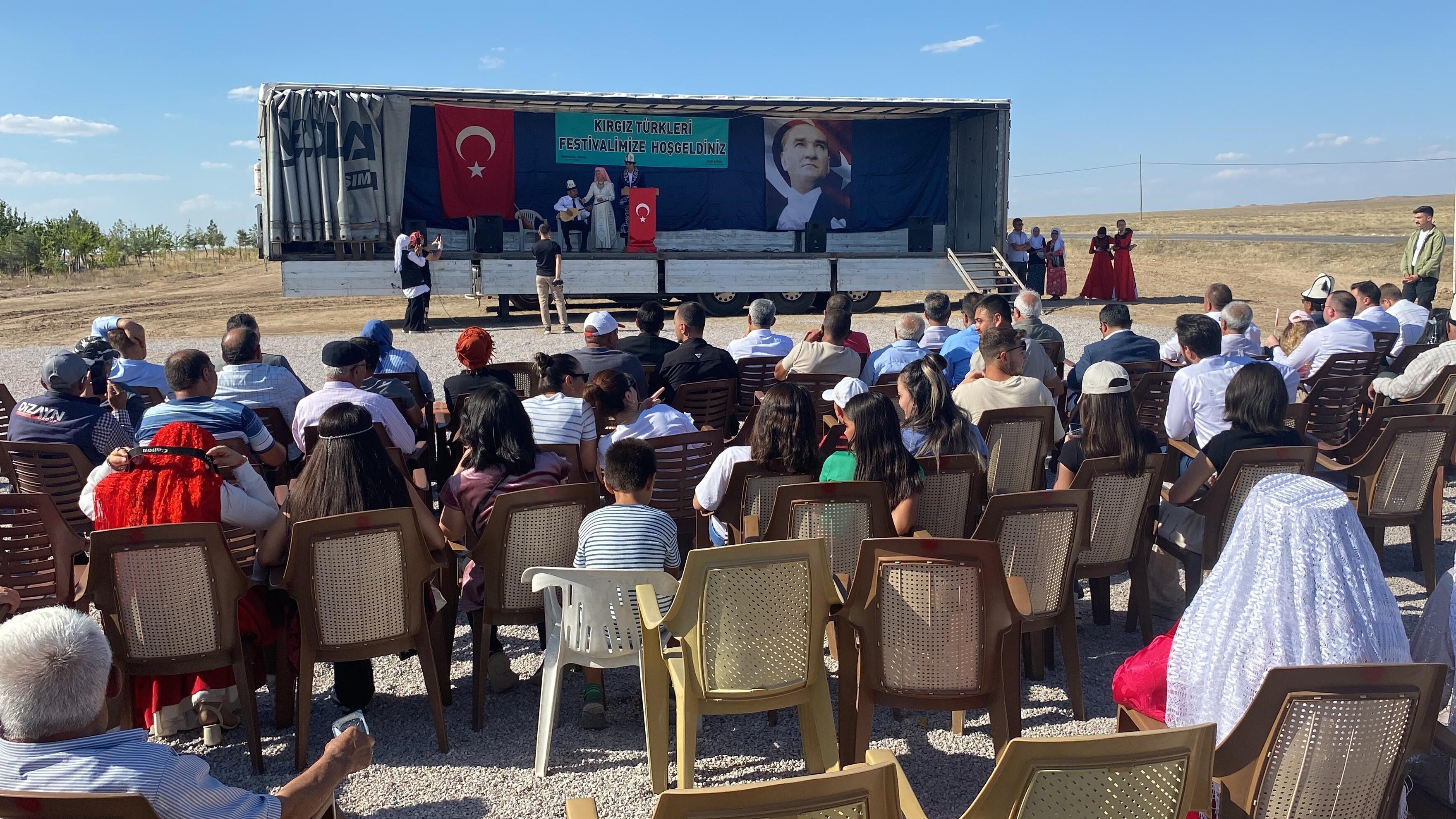 Kirgiz Türkleri̇ Kültürleri̇ni̇ Tanitti (4)