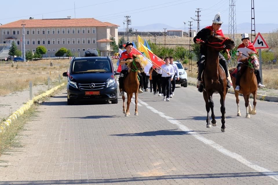 Kirgiz Türkleri̇ Kültürleri̇ni̇ Tanitti (8)