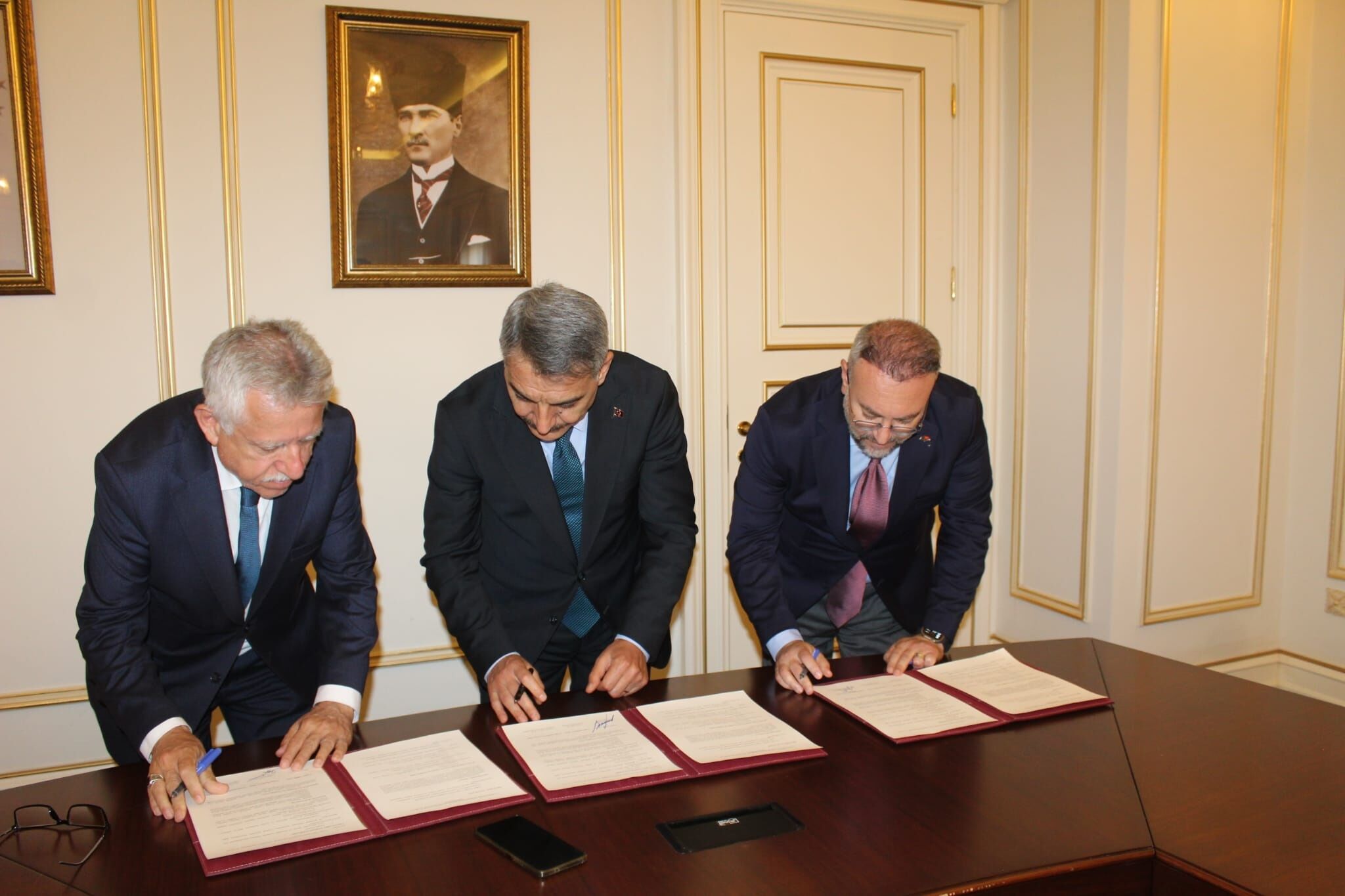 Büyük Festival Için Imza Töreni (4)