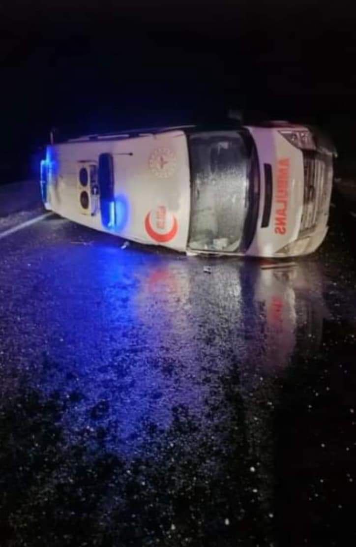 Ambulans Kaza Yaptı! (2)