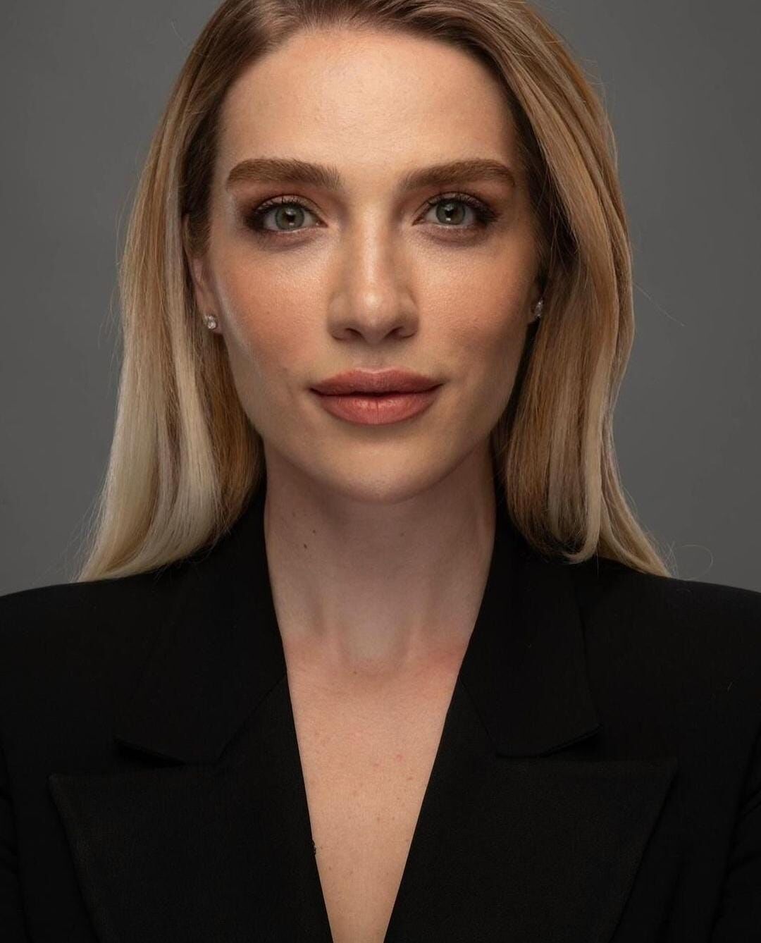 Cansu Canan Özgen Kimdir (1)