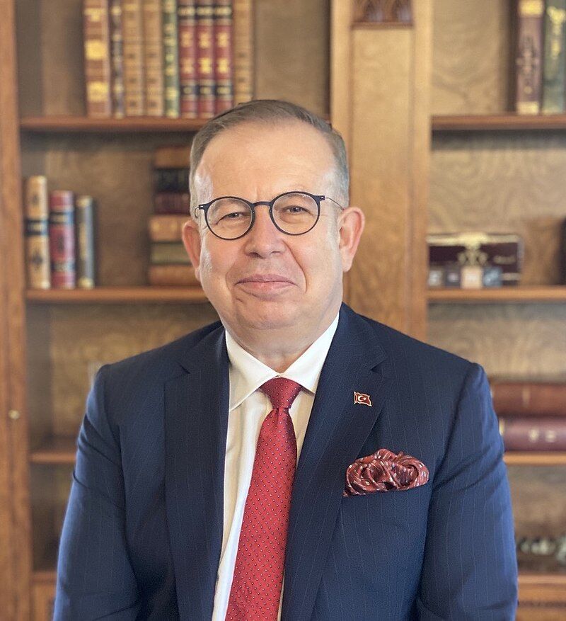 Cihat Yaycı Kimdir