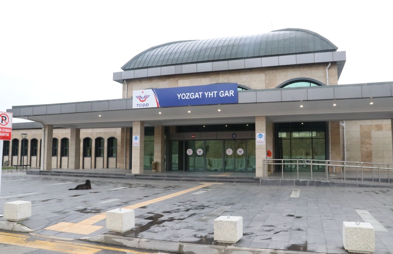 Yht Gar Canva (2)