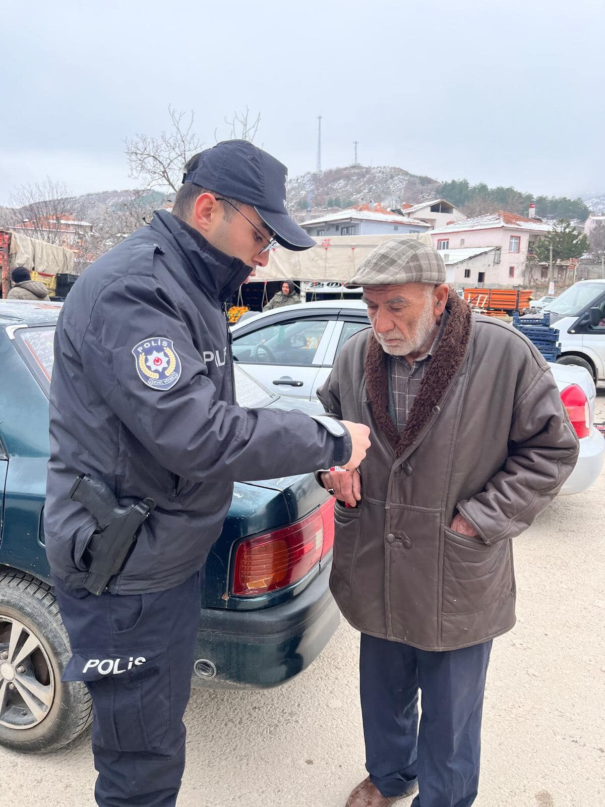 Ekipler Vatandaşları Bilgilendirdi 1