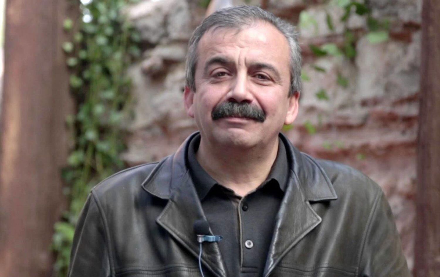 Sırrı 3