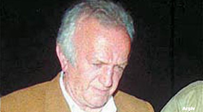 Sari Avni̇ 3