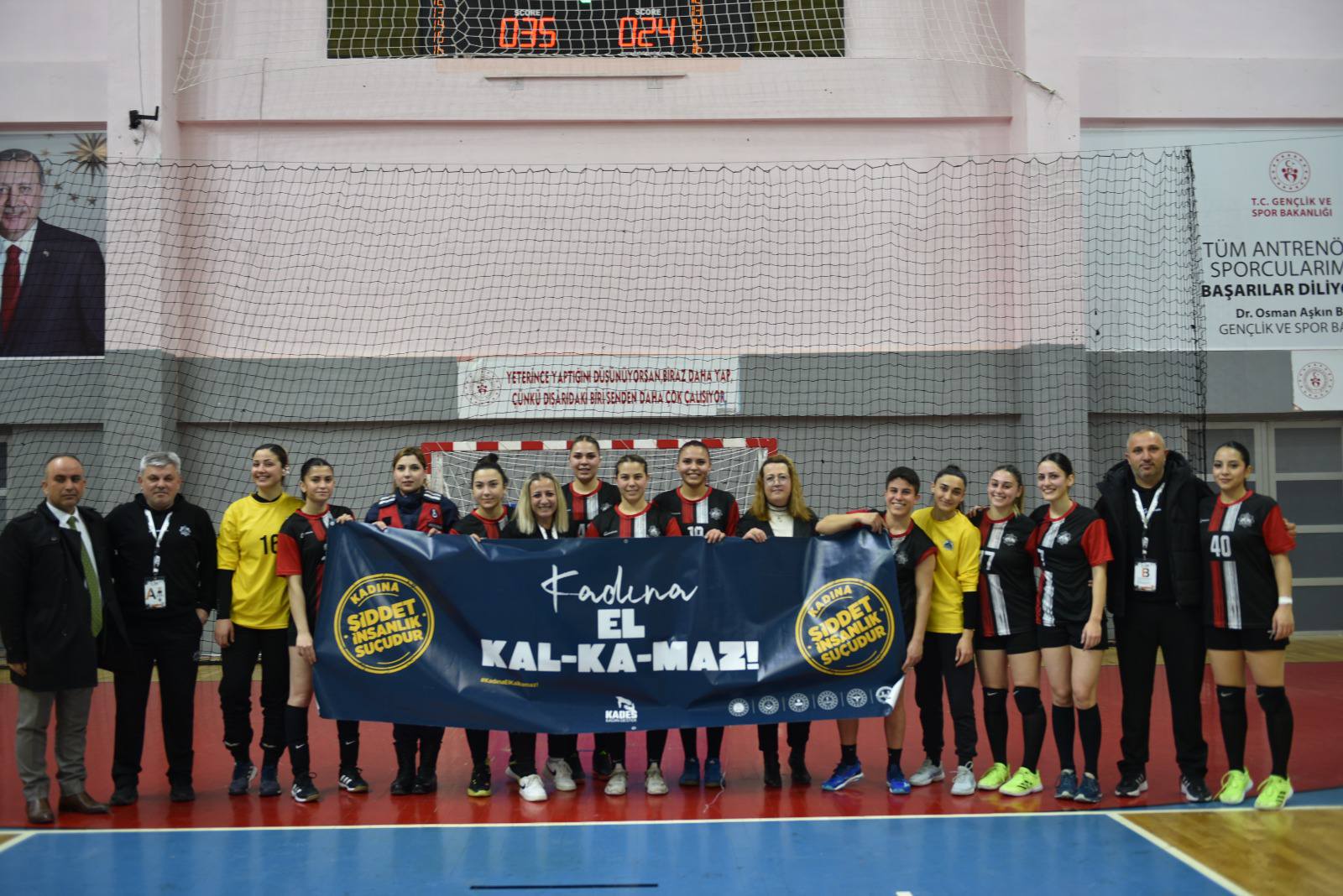 Özel Karşılaşmada Anlamlı Mesaj4