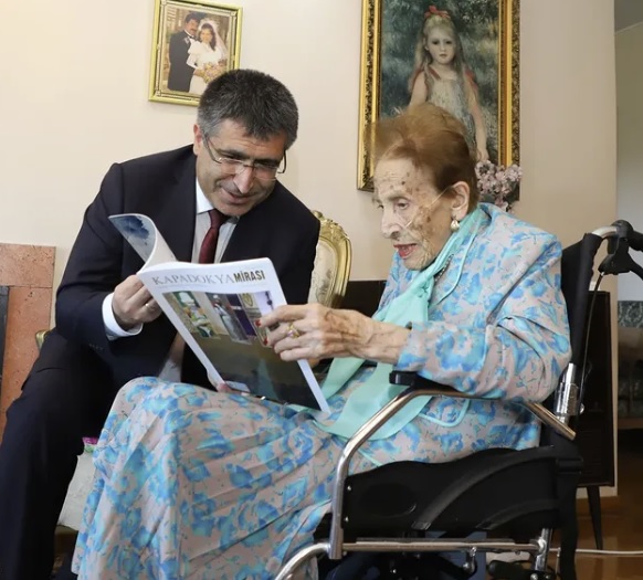 Zeynep Korkmaz Kimdir1