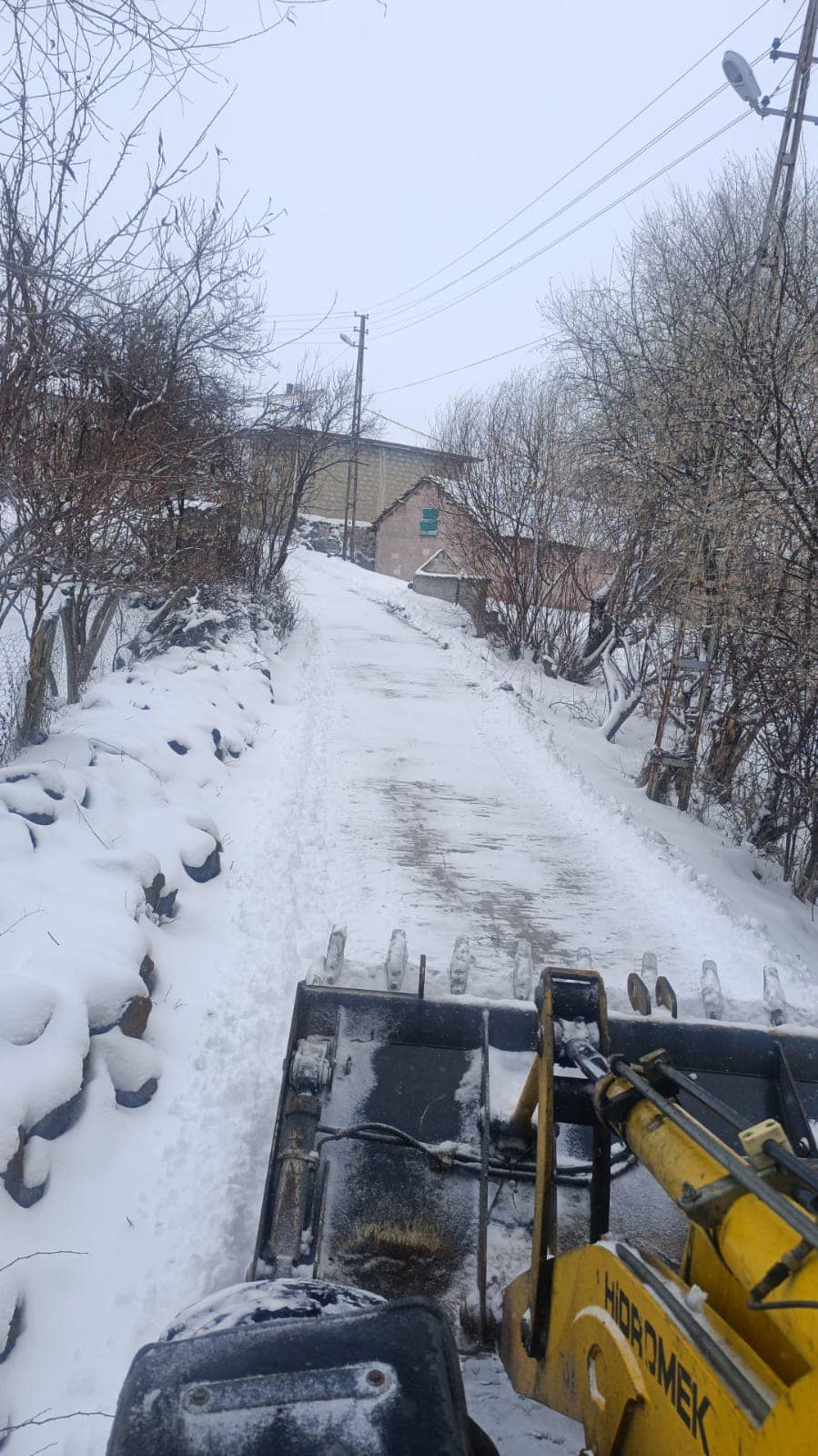 Yol Açma Çalışmaları Devam Ediyor 1
