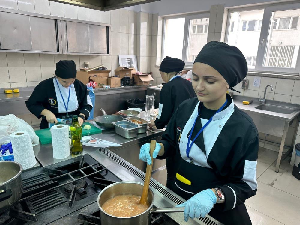 En Iyi Yemeği Yapmak Için Yarıştılar 3