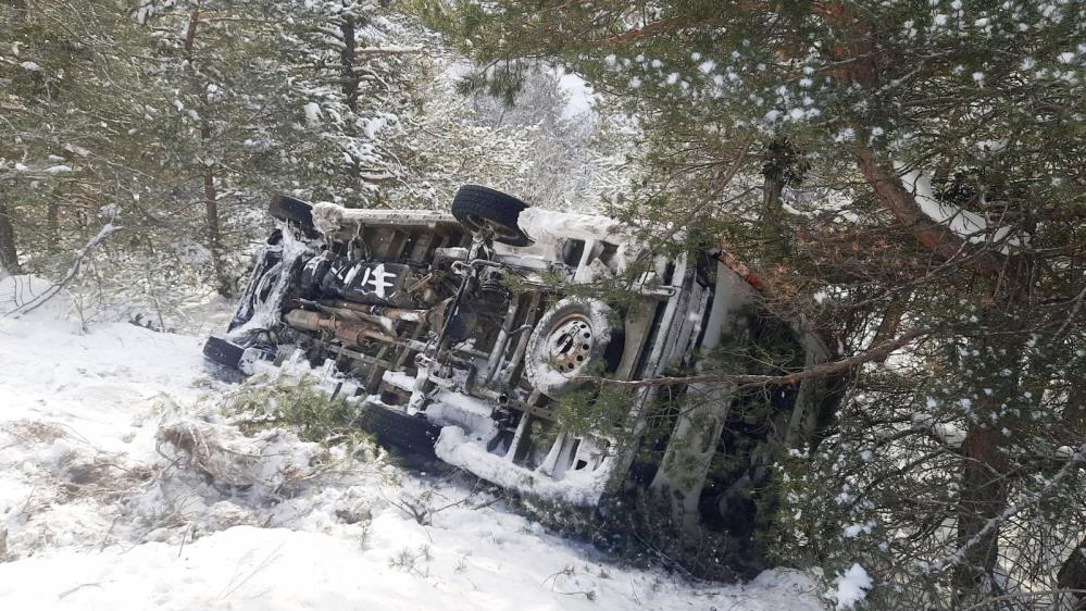 Minibüs Devrildi 2 Öğretmen Yaralandı 2