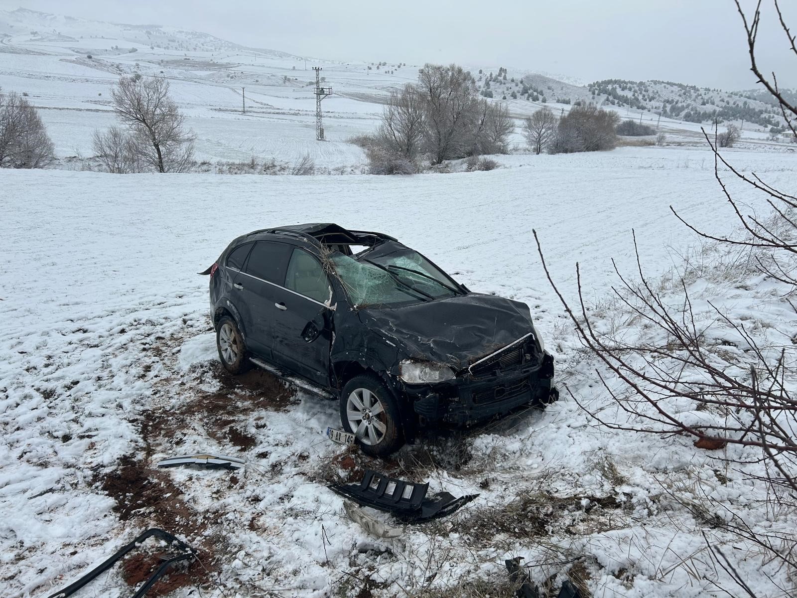 Ankara Yozgat Karayolunda Cip Şarampole Yuvarlandı! (2)