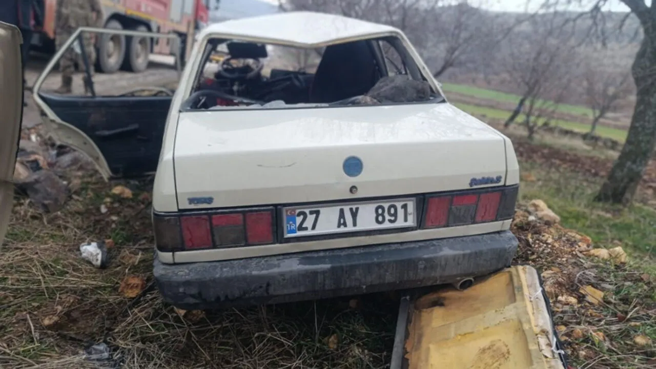 Kahramanmaraş’ın Pazarcık Ilçesinde Iki Otomobilin Çarpıştığı Kazada 4 Kişi Hayatını Kaybetti, 6 Kişi Yaralandı1