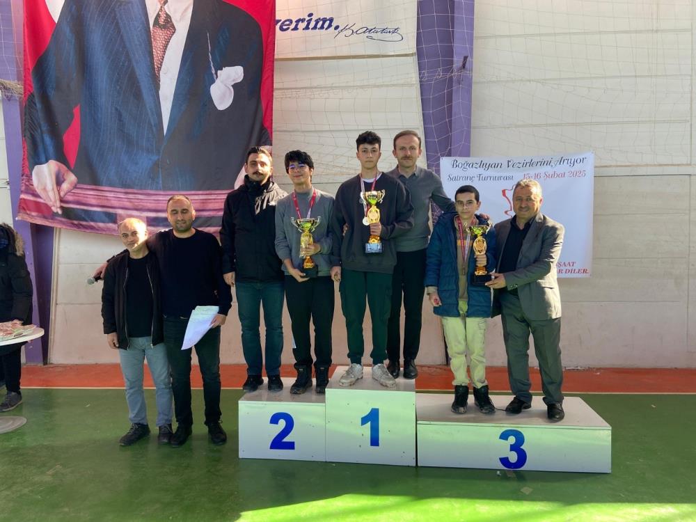 Satranç Turnuvası Düzenlendi3