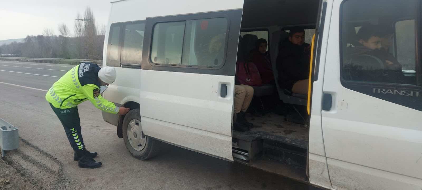 Okul Servis Araçları Kontrol Edildi