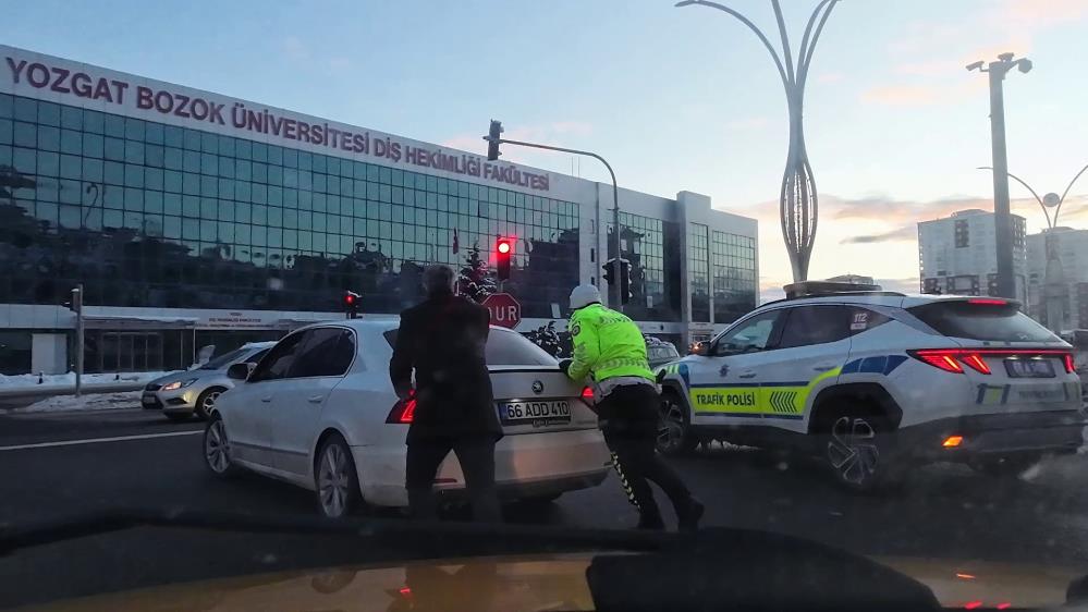 Polislerden Iç Isıtan Hareket5