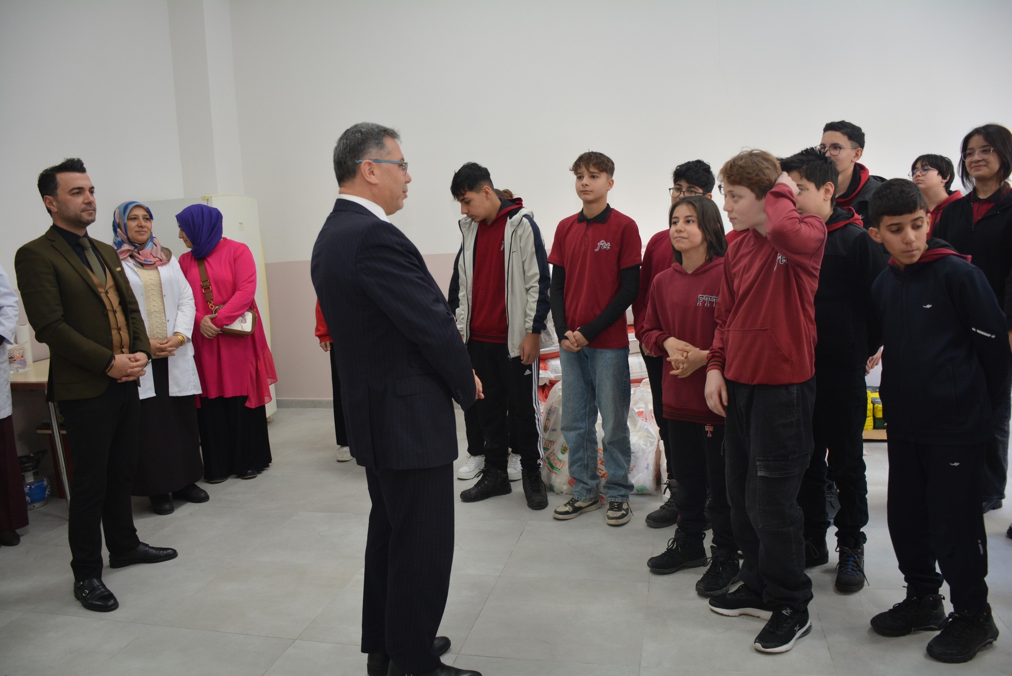 Öğrencilerden Ramazan Kolisi Yardımı1