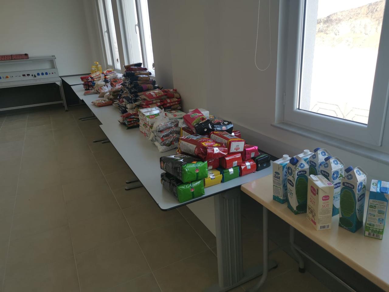 İhtiyaç Sahiplerine Gıda Paketi5