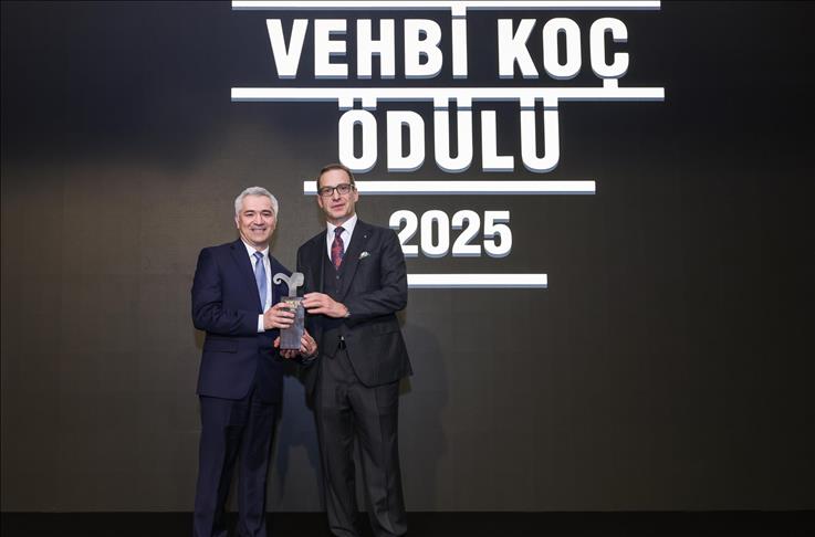 Kıvanç Birsoy Kimdir