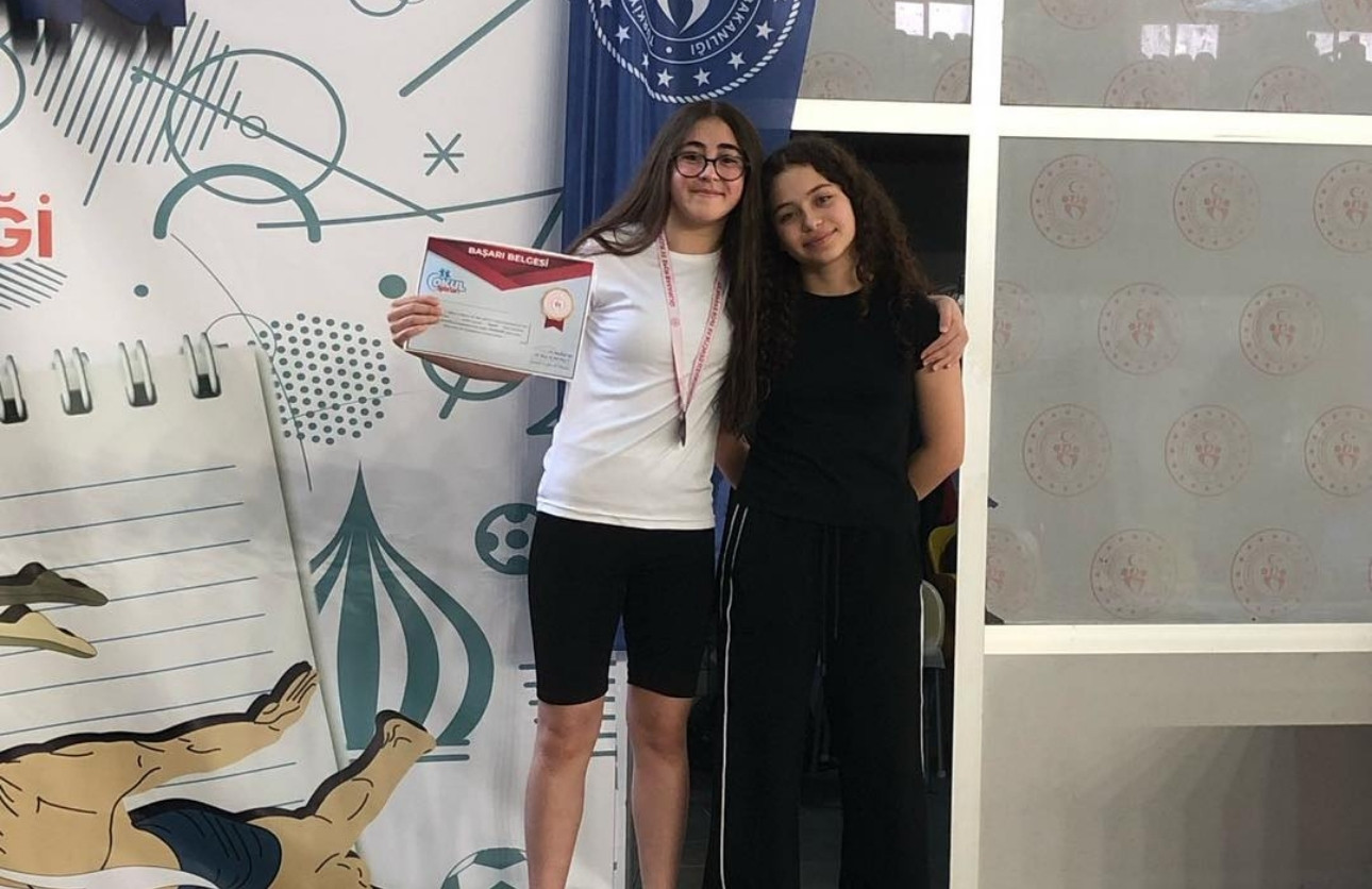 Yüzme Yarışması (2)