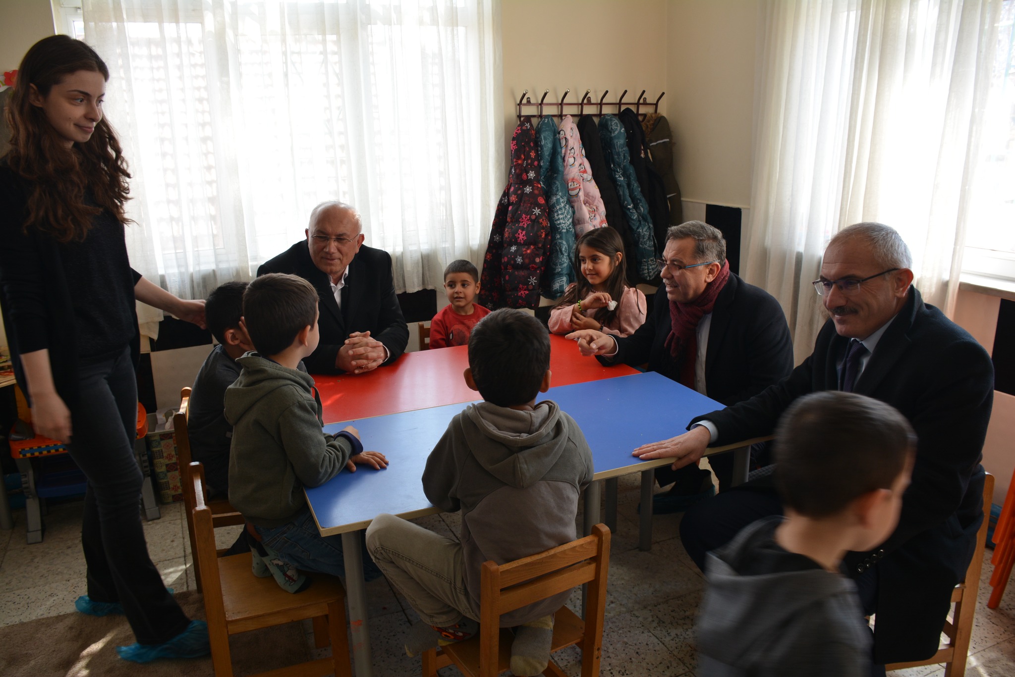 Okulları Ziyaret Etti
