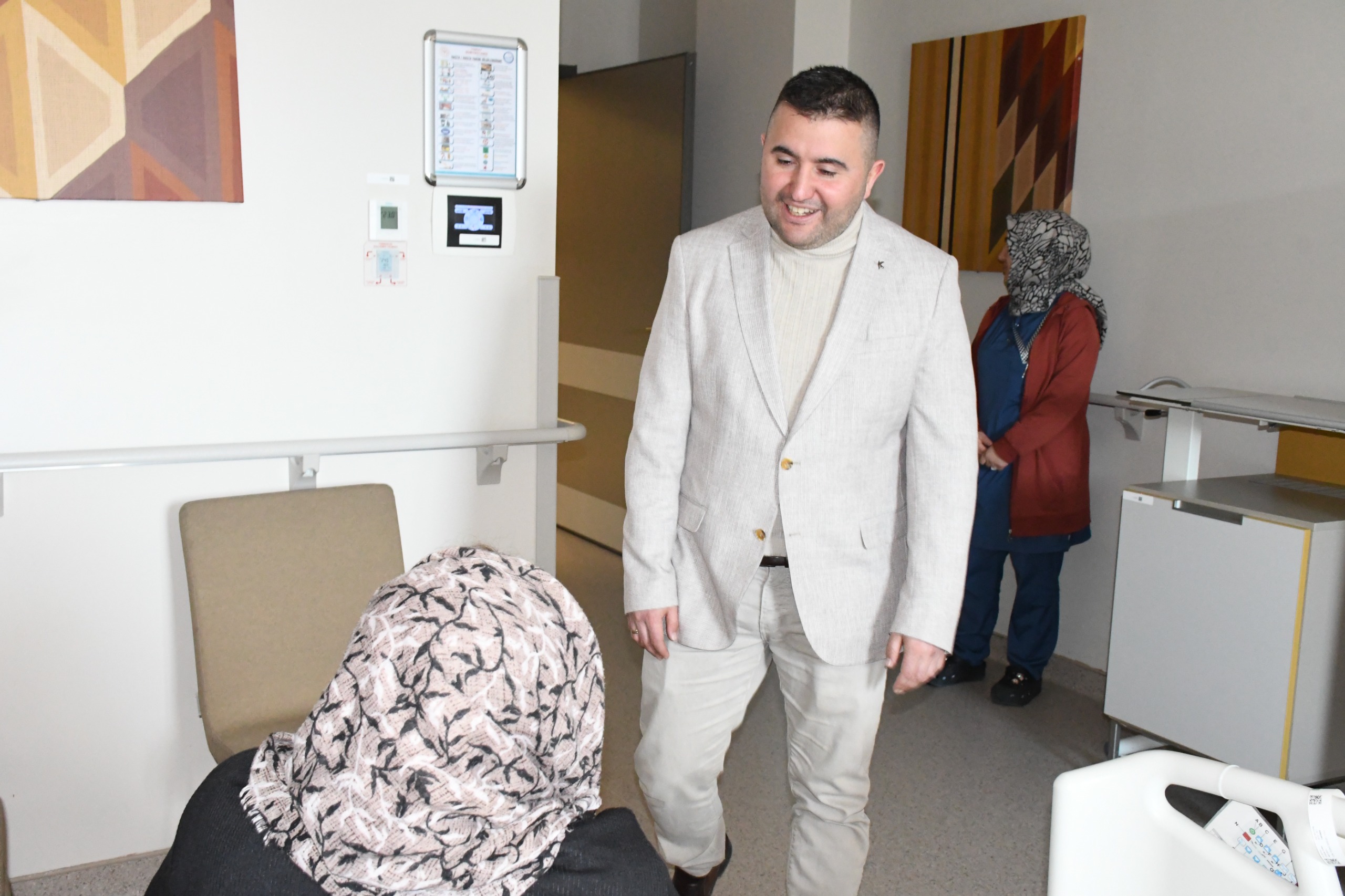 Hastaları Ziyaret Etti