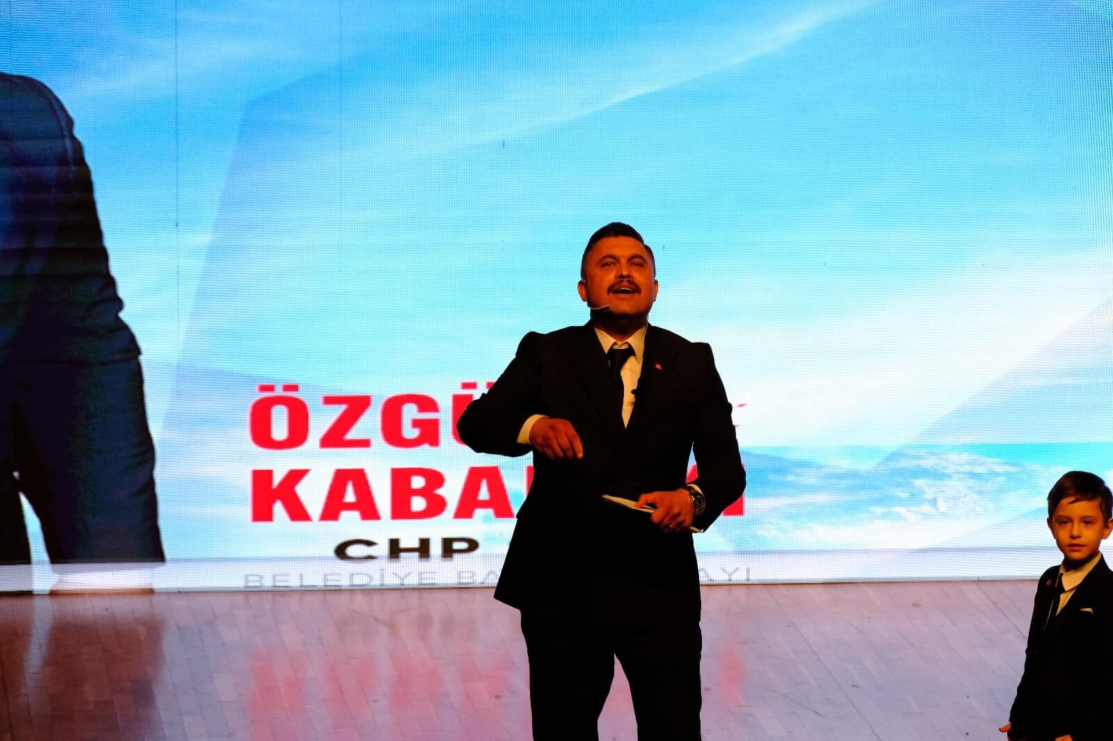 Özgür Kabadayı Kimdir 3