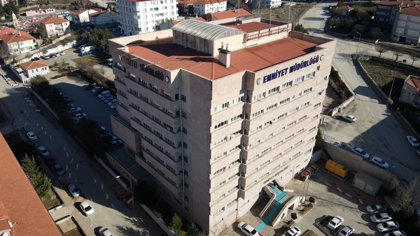 Üç Ayrı Ilçede Operasyon (2)