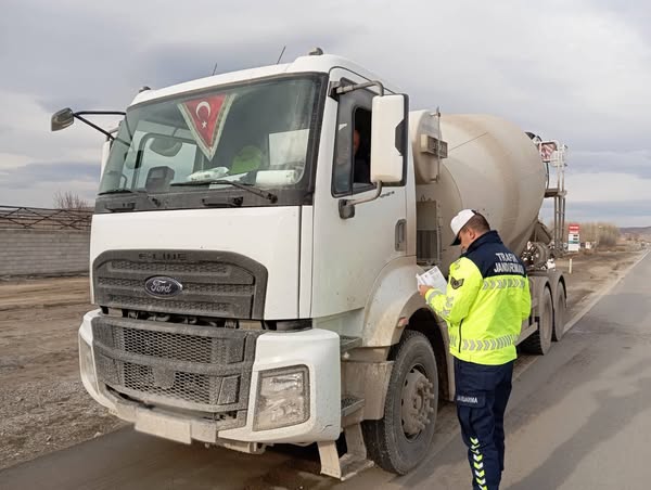 Aşırı Tonajlı Araçlara Geçit Yok