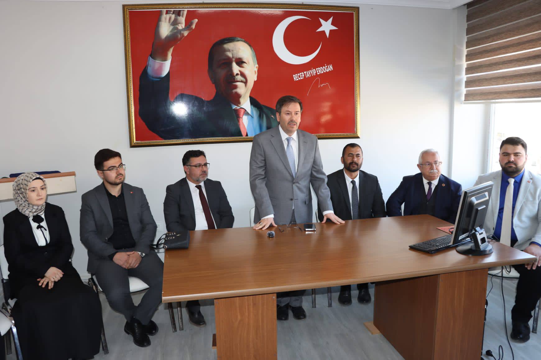 Gönüller Bir Sofralar Bir