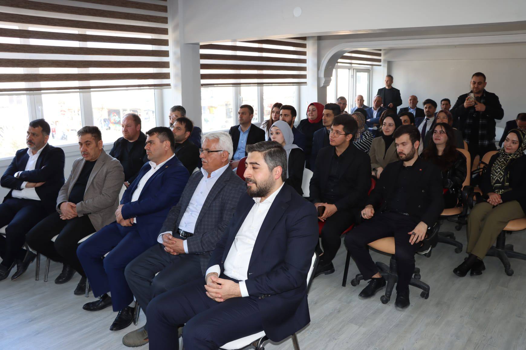 Gönüller Bir Sofralar Bir1