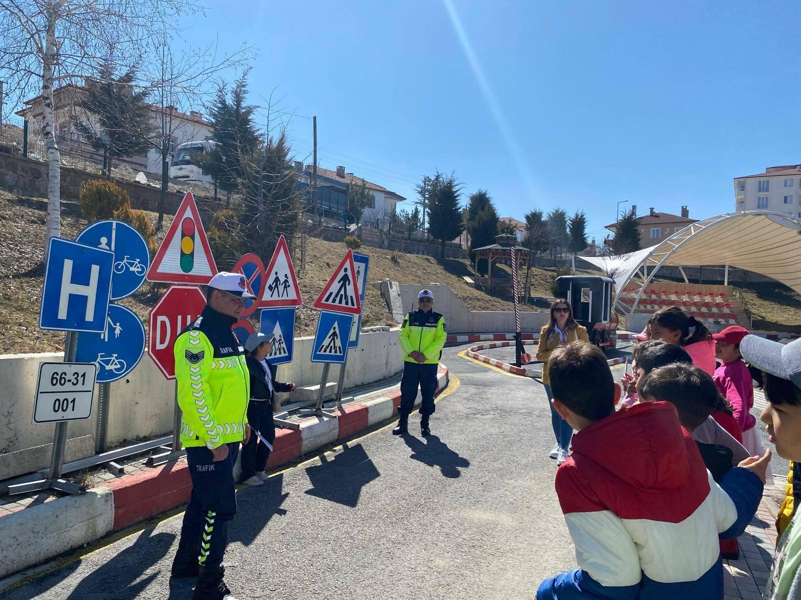 Öğrencilere Trafik Eğitimi1
