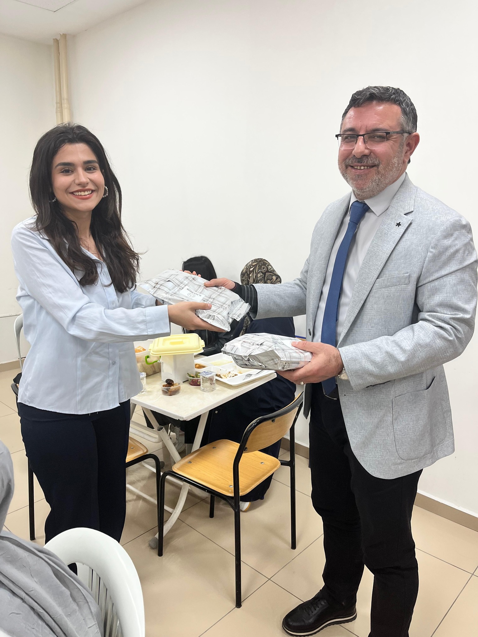 Öğrencilerle Iftar Yaptı4
