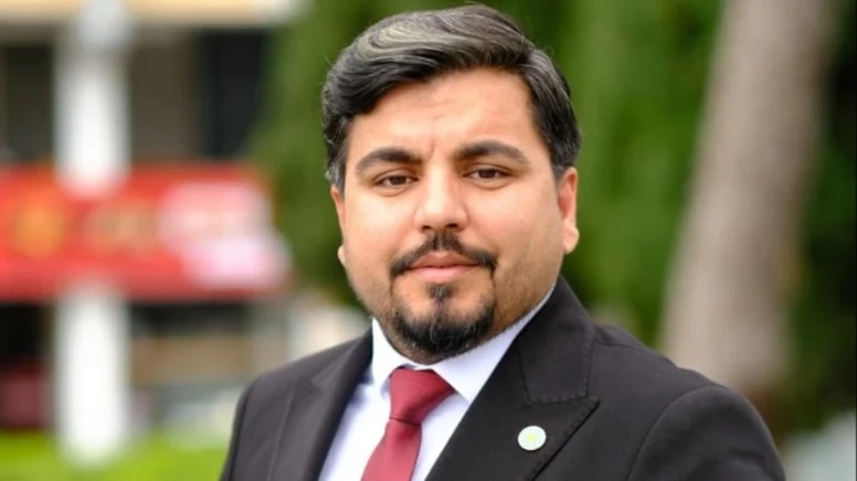 Arif Kocabıyık Kimdir