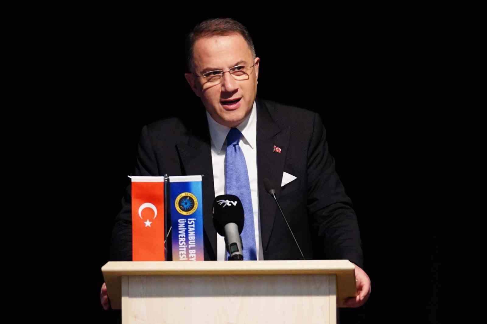 Mehmet Murat Çalık Kimdir1