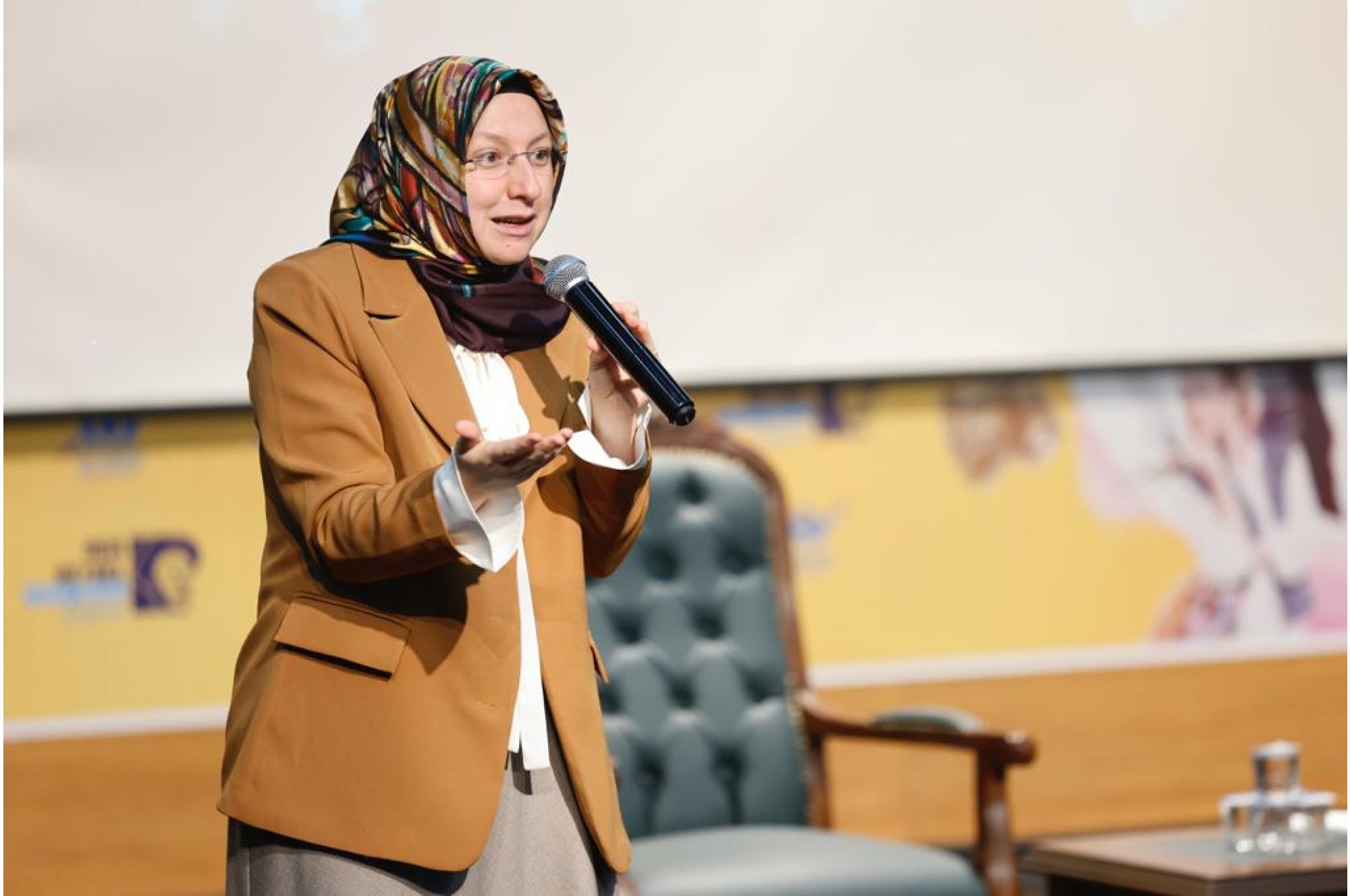 Merve Gülcemal Kimdir