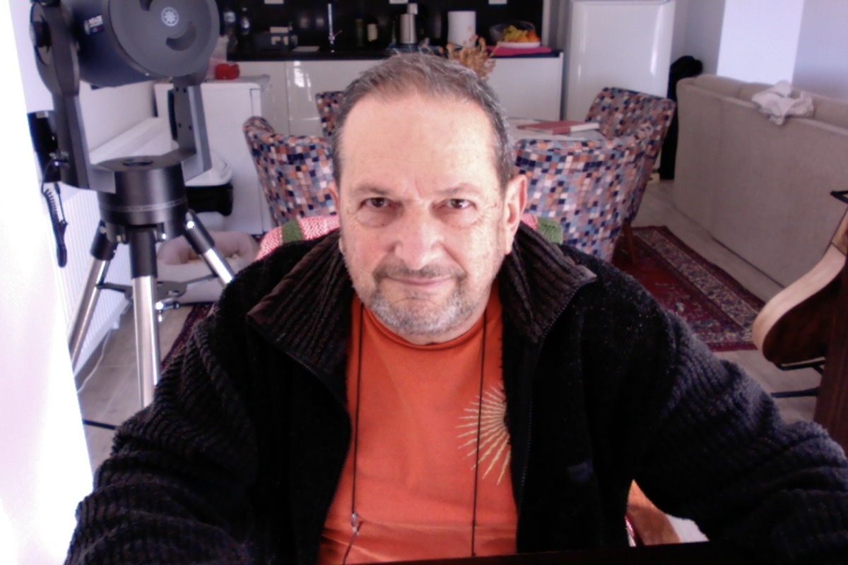 Metin Arık Kimdir